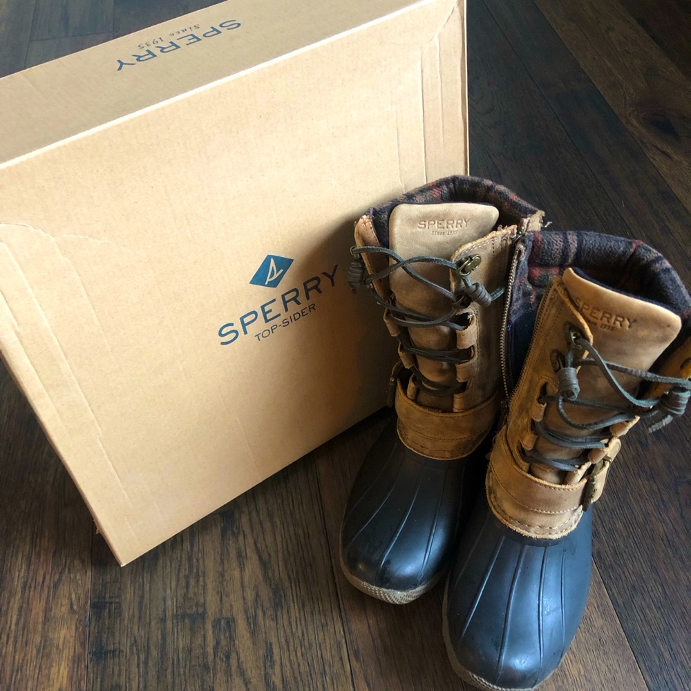 Sperry waterproof duck boots.  Like new.